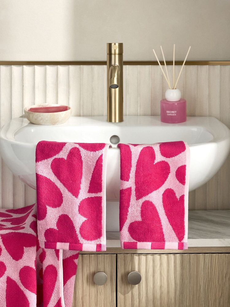 Set of 2 Pink Heart Face Cloths - Image 1 of 2