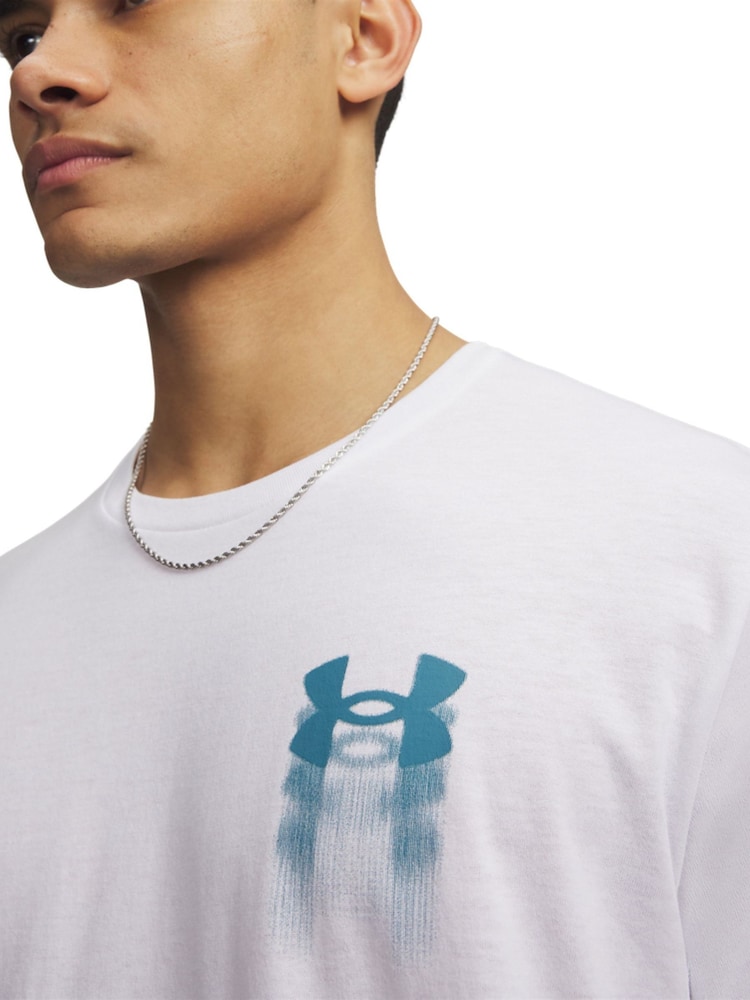 أبيض - Under Armour Blur Logo Short Sleeve T-Shirt - صورة 3 من 3 أبيض - Under Armour Blur Logo Short Sleeve T-Shirt - صورة 3 من 3