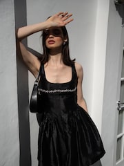 Amy Lynn Cheryl Embellished Satin Crepe Mini Dress - صورة 2 من 14