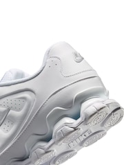 Nike White/Silver Reax 8 Trainers - Image 10 of 10