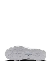 Nike White/Silver Reax 8 Trainers - Image 8 of 10