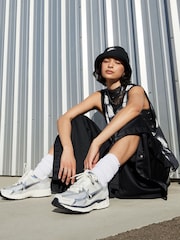 Nike Grey Zoom Vomero 5 trainers - Image 2 of 9