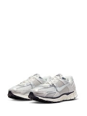 Nike Grey Zoom Vomero 5 trainers - Image 5 of 9