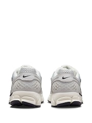 Nike Grey Zoom Vomero 5 trainers - Image 6 of 9