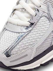 Nike Grey Zoom Vomero 5 trainers - Image 8 of 9
