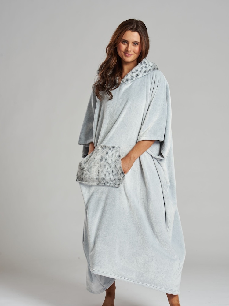 Loungeable Grey Snow Leopard Faux Fur Hood Luxury Fleece Poncho - Image 6 of 6