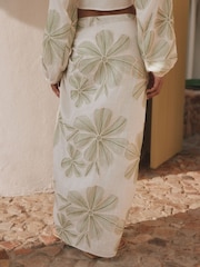 Green/Cream Floral Embroidered Sarong - Image 2 of 7