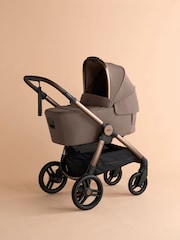 Mamas & Papas Set of 8 Crema Essentials Nursery Travel Bundle - Image 10 of 12