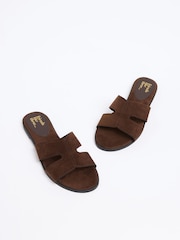 Faux Suede Chocolate Brown - Friends Like These Comfort Mule Casual Flat Sandals - تصویر 3 از 4