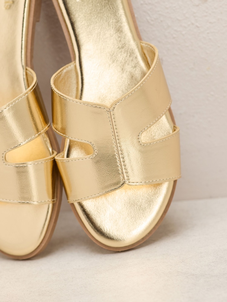 Faux Leather Gold - Friends Like These Comfort Mule Casual Flat Sandals - تصویر 2 از 4