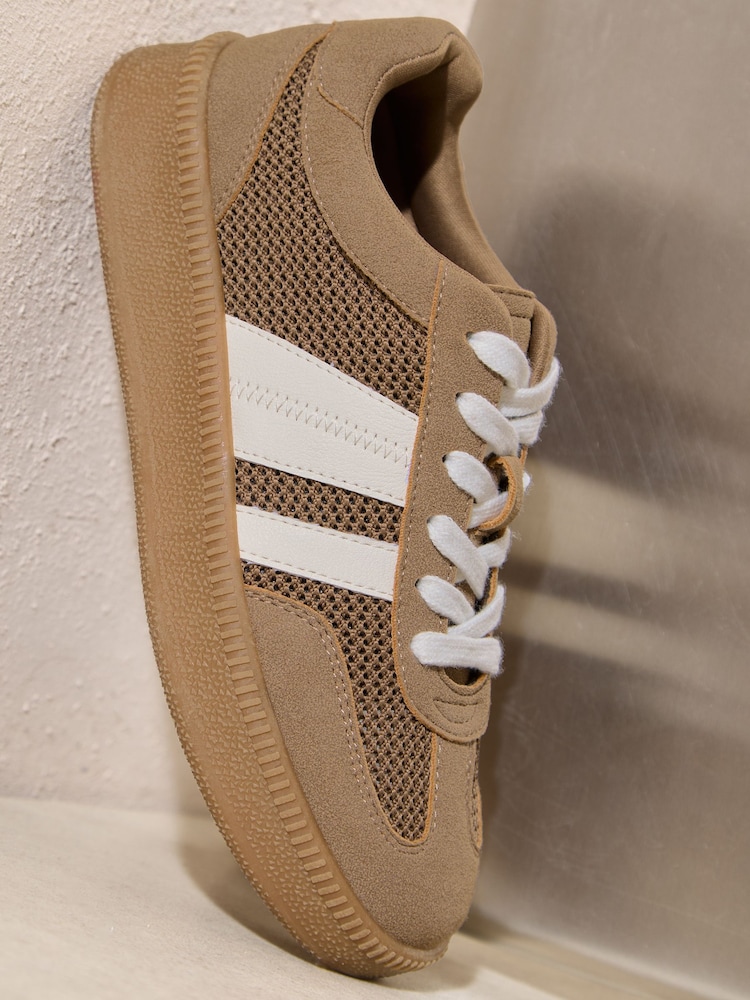 Marrón moca - A mis colegas les gustan estas zapatillas deportivas retro con cordones y suela de goma - Imagen 2 de 4