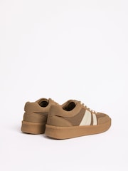 Marrón moca - A mis colegas les gustan estas zapatillas deportivas retro con cordones y suela de goma - Imagen 3 de 4