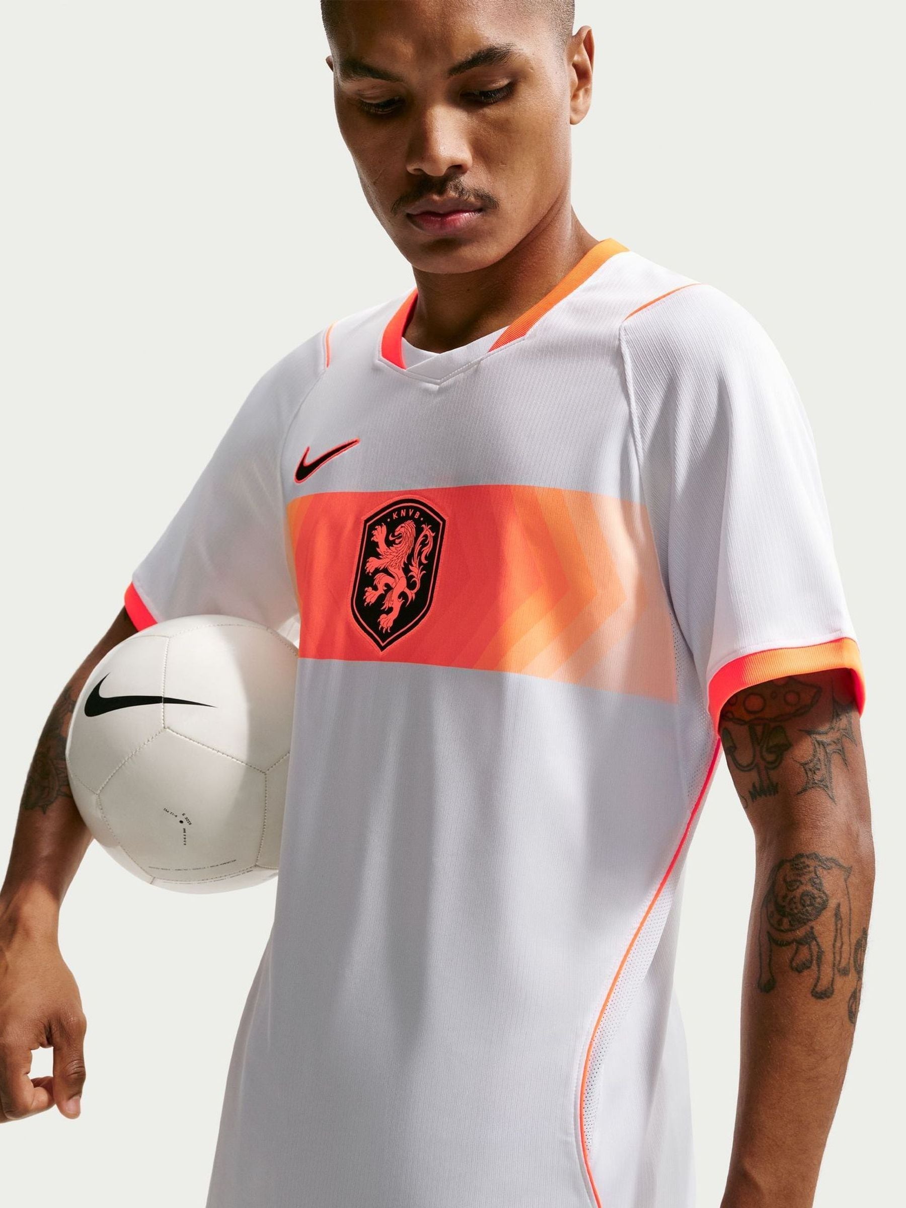 Next：日本 Away - Nike オランダ 2026 スタジアム サッカーシャツ