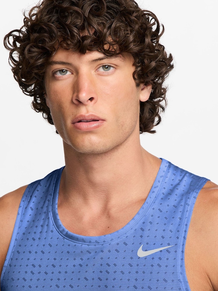 Nike Royal Pulse Blue Miler Breathe Dri-FIT Running Vest - Image 3 of 3