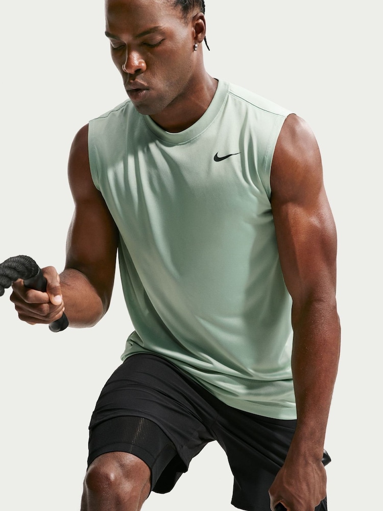Seledynowy - Top treningowy Nike Dri-FIT Legend bez rękawów - Obraz 5 z 5