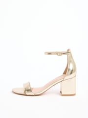 صنادل للمناسبات بكعب عريض متوسط الارتفاع وتصميم مغلق من الخلف من Friends Like These - Image 5 of 5