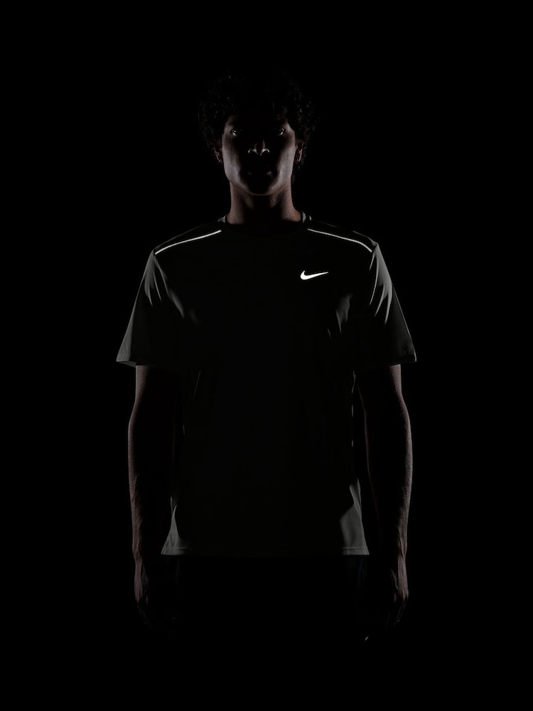 Gris Fog - T-shirt de running Nike Miler Dri-FIT UV - Image 4 de 4