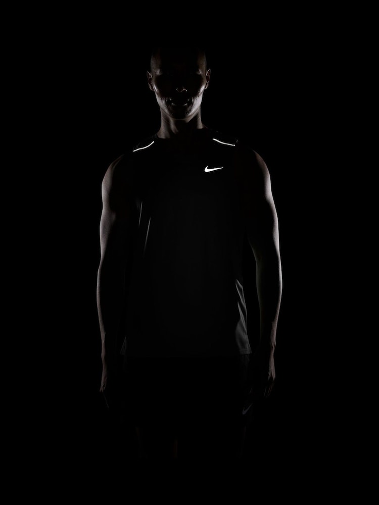 Nike Black Miler Dri-FIT Running Vest - Image 4 of 4 Nike Black Miler Dri-FIT Running Vest - Image 4 of 4