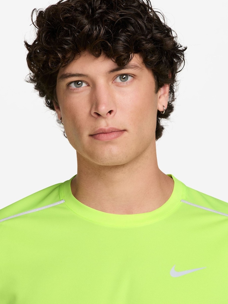 Nike Volt Ice Yellow Miler Dri-FIT UV Running T-Shirt - Image 3 of 3 Nike Volt Ice Yellow Miler Dri-FIT UV Running T-Shirt - Image 3 of 3