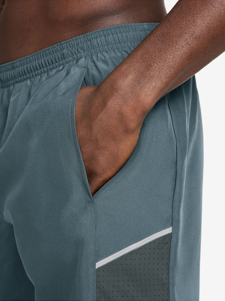 Nike Mineral Slate Miler Dri-FIT 7 Inch 2-In-1 Running Shorts - Image 4 of 4