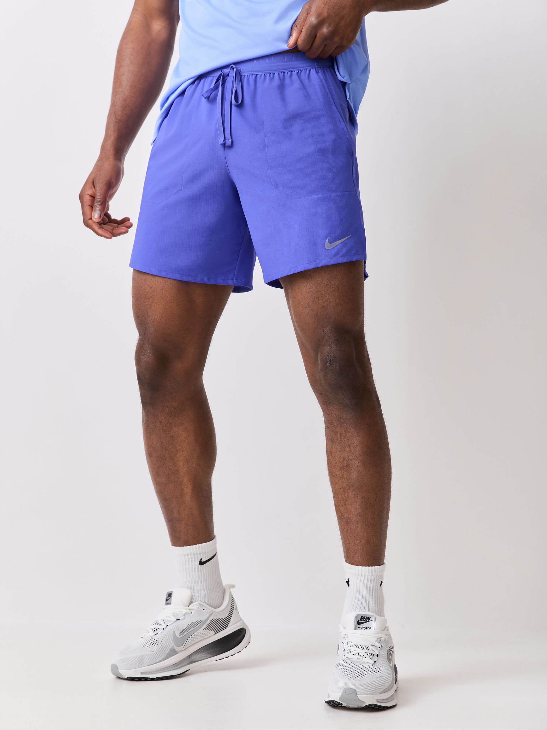 Next：日本 ラピスブルー - Nike Dri-FIT ストライド7インチ ブリーフ