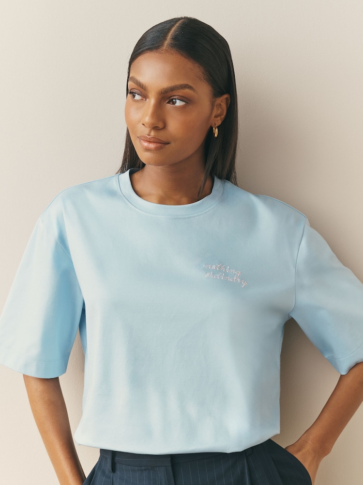 Zils - Nothing Ordinary Oversized Logo Pure Cotton T-Shirt - Attēls 1 no 4