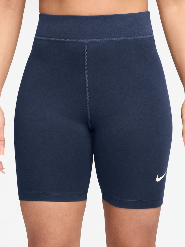 Mornarsko modra - Klasične kolesarske kratke hlače z visokim pasom Nike 8" - Slika 1 iz 4 Mornarsko modra - Klasične kolesarske kratke hlače z visokim pasom Nike 8" - Slika 1 iz 4