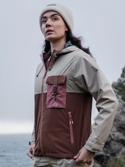 Sealskinz Cream Ashwellthorpe Womens Waterproof Packable Jacket - Image 2 of 6