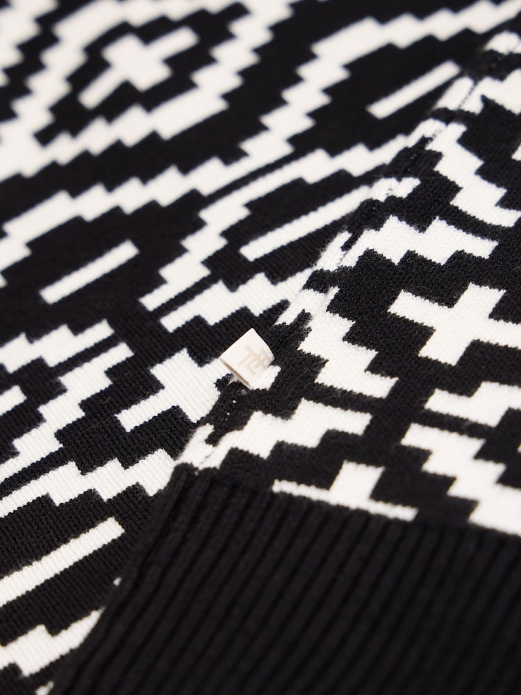 The Little Tailor Geometric Design Slim Fit Ski Christmas Black Jumper - Image 7 of 7 The Little Tailor Geometric Design Slim Fit Ski Christmas Black Jumper - Image 7 of 7