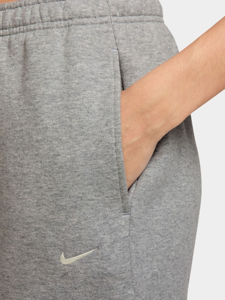 Nike Purple Studio Fleece Mid Rise Shorts - Image 4 of 4