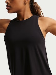 Negro - Camiseta Nike Zenvy Dri-FIT con dobladillo caído - Imagen 4 de 5