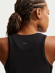 Negro - Camiseta Nike Zenvy Dri-FIT con dobladillo caído - Imagen 5 de 5