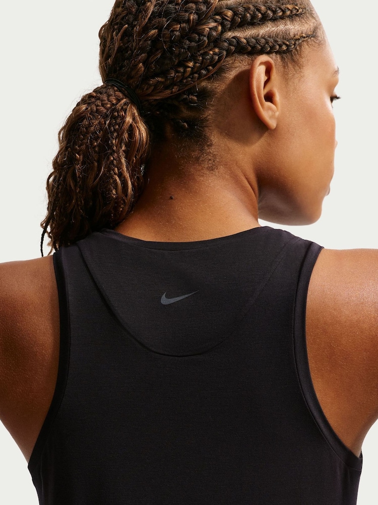Negro - Camiseta Nike Zenvy Dri-FIT con dobladillo caído - Imagen 5 de 5