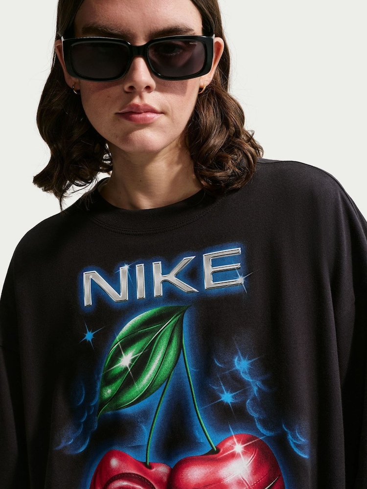 Nike Black Cherry Graphic Oversized T-Shirt - Image 5 of 5