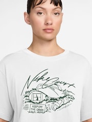 Nike White Court Graphic Cropped Tennis T-Shirt - Image 3 of 3
