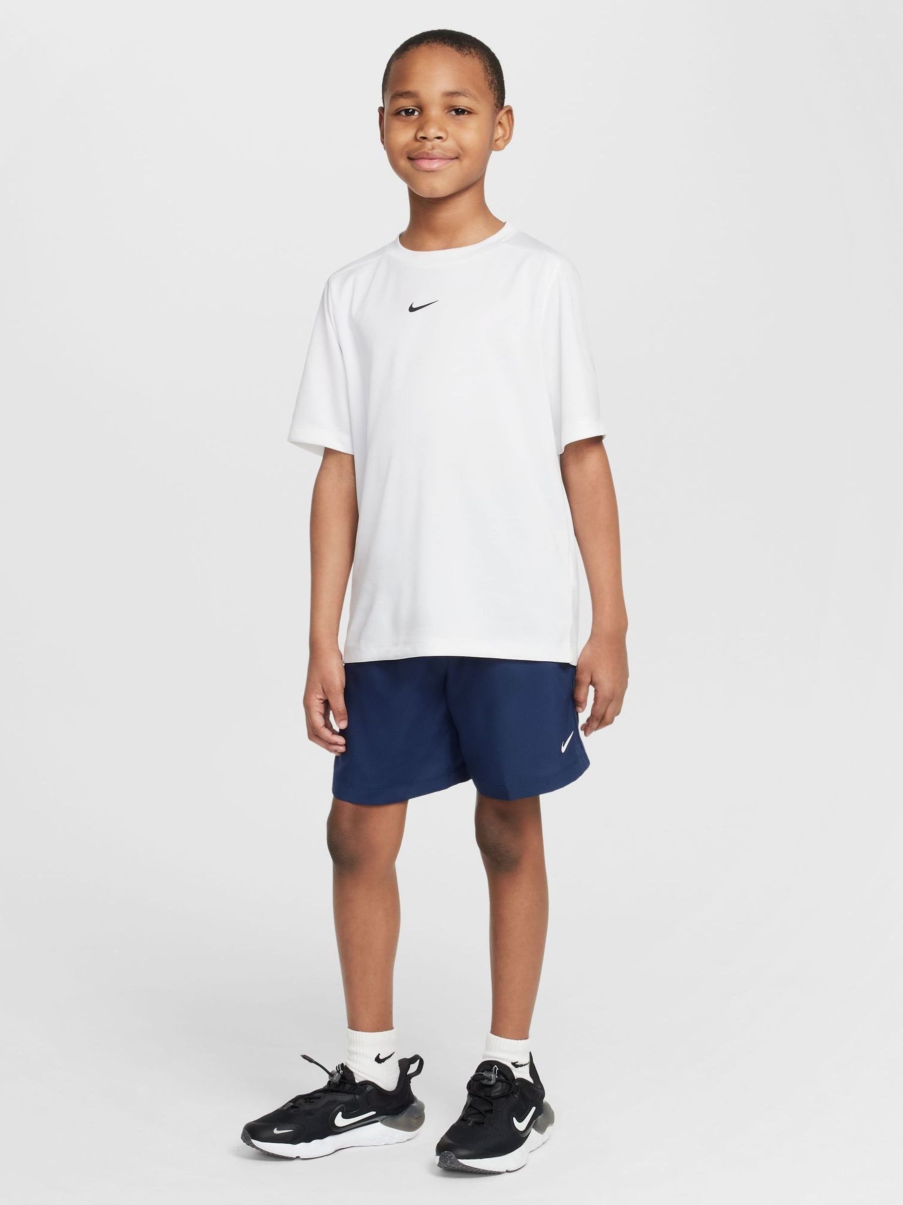 Next：日本 ミッドナイトネイビー - Nike Dri-FIT マルチトレーニング