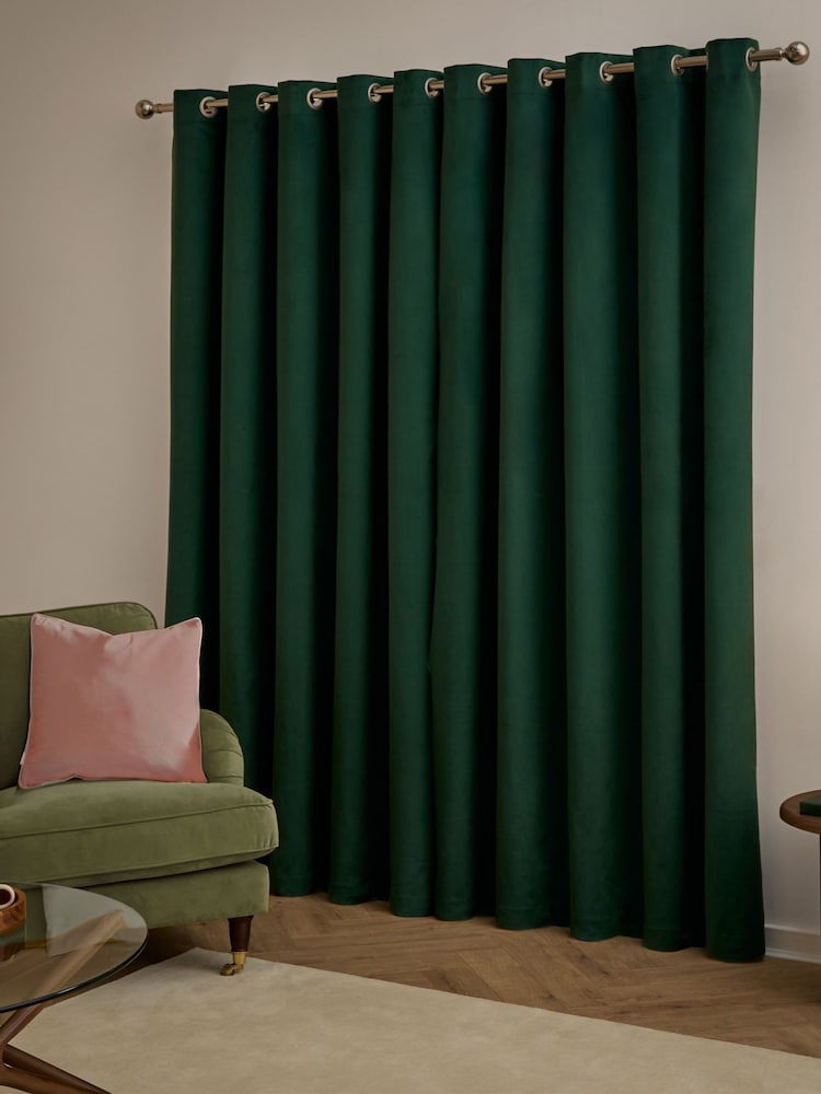 Furn The Ultimate Velvet 100% Blackout Eyelet Curtains - صورة 2 من 6 Furn The Ultimate Velvet 100% Blackout Eyelet Curtains - صورة 2 من 6