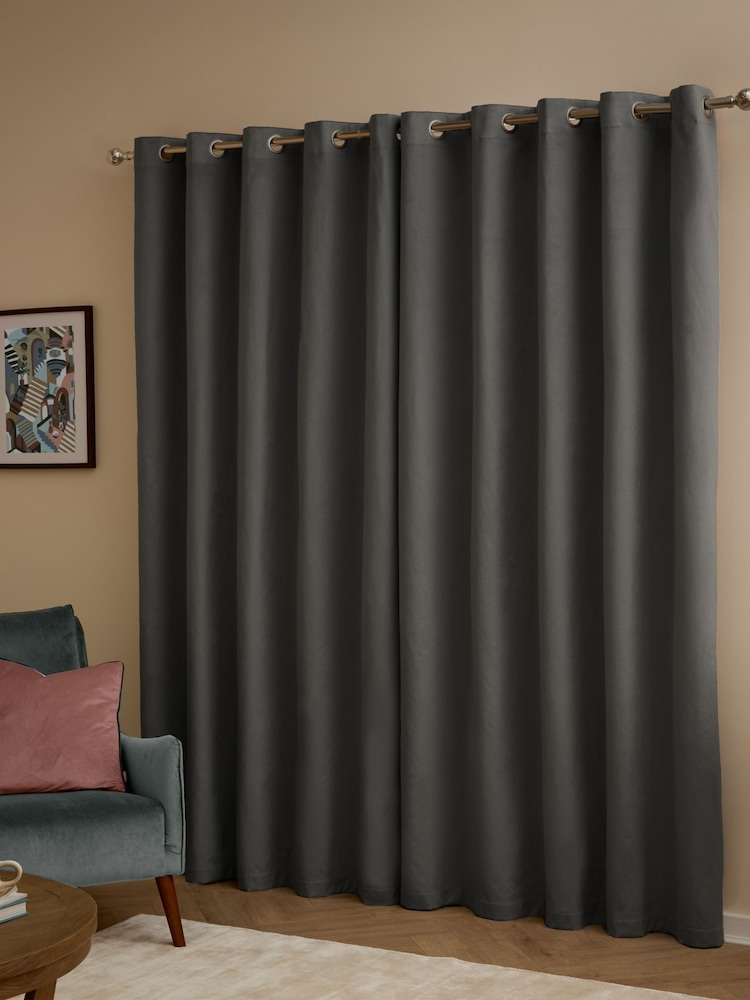 Furn The Ultimate Velvet 100% Blackout Eyelet Curtains - صورة 2 من 6