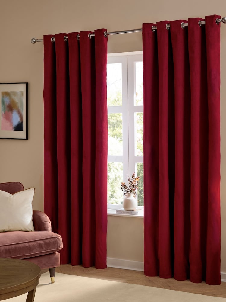 Furn The Ultimate Velvet 100% Blackout Eyelet Curtains - صورة 1 من 6