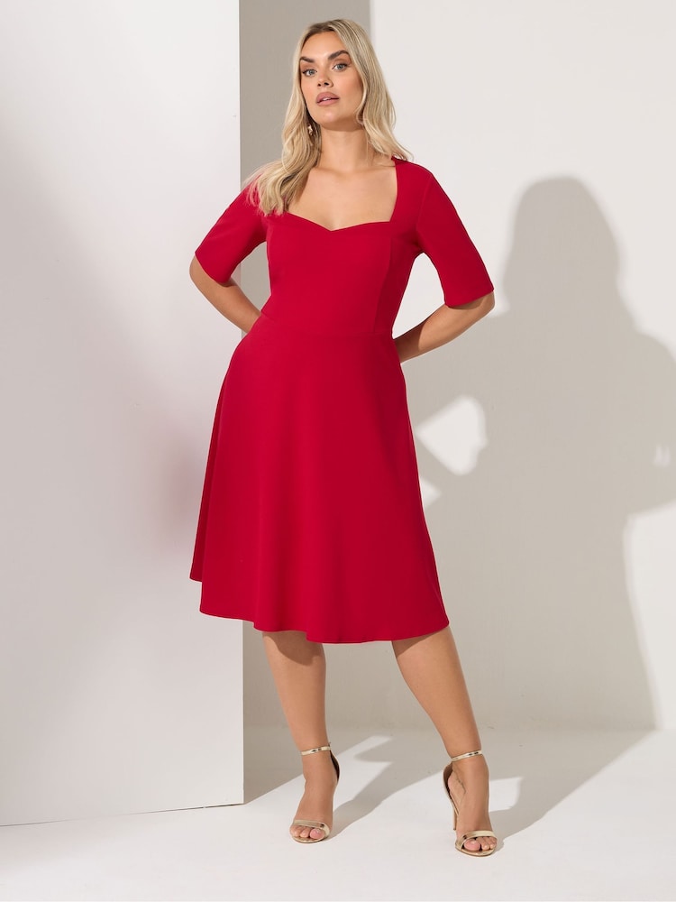 Yours Curve Red London Panelled Skater Dress - Image 2 of 5 Yours Curve Red London Panelled Skater Dress - Image 2 of 5