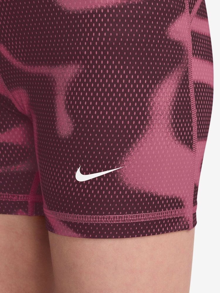Nike Red Pro 3inch Shorts - Image 4 of 4