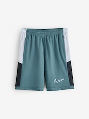 Nike Green Shorts - Image 6 of 6