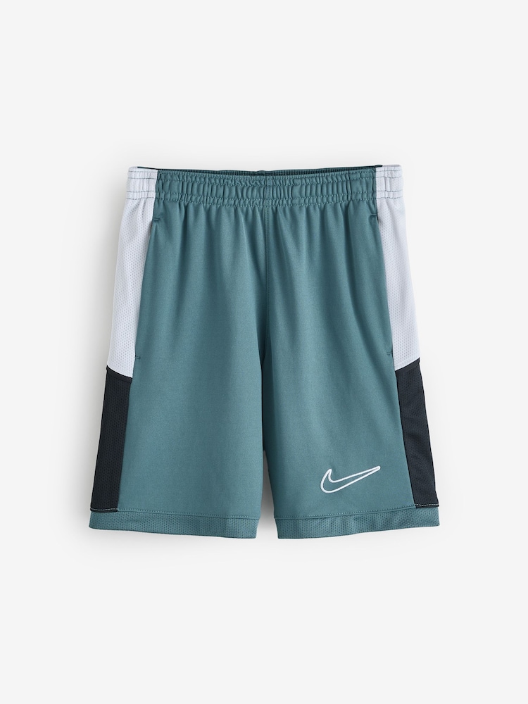 Nike Green Shorts - Image 6 of 6 Nike Green Shorts - Image 6 of 6