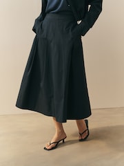 שחור - Nothing Ordinary Premium Cotton Rich Tailored A-Line Midi Skirt - תמונה 2 מתוך 4