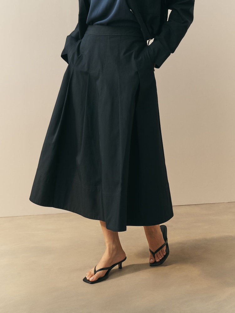 שחור - Nothing Ordinary Premium Cotton Rich Tailored A-Line Midi Skirt - תמונה 2 מתוך 4