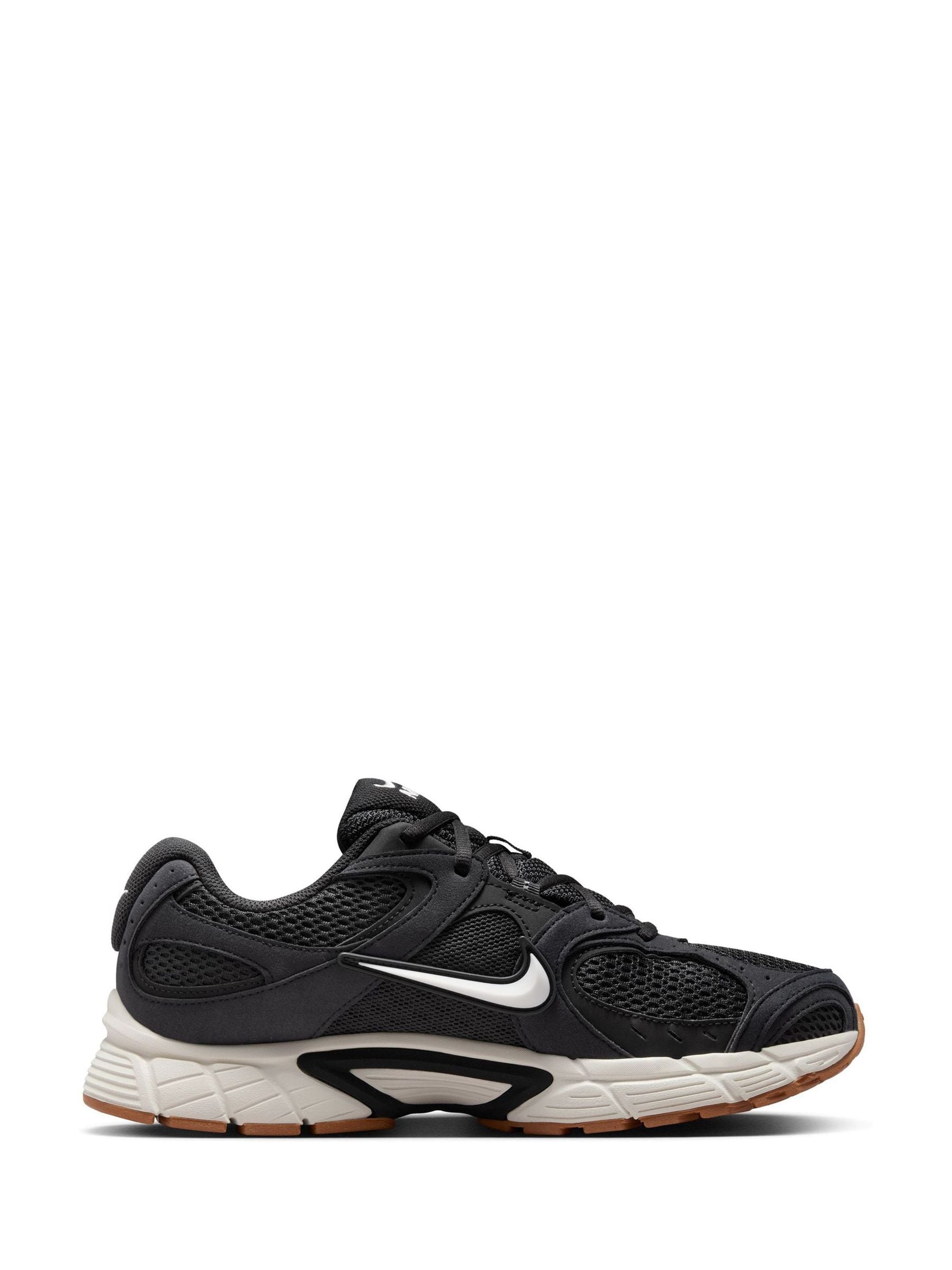 Comprar Preto/Branco - Tênis Nike V5 Runner from Next Brazil