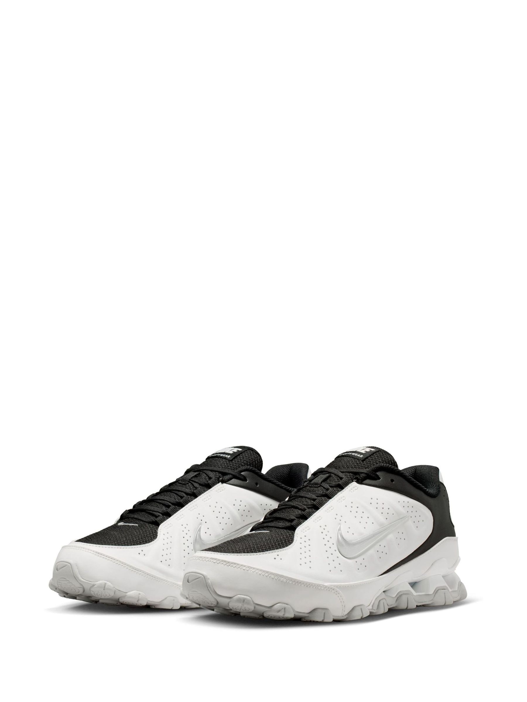 Cumpără Alb - Nike Reax 8 Pantofi Sport pentru Femei from Next Romania
