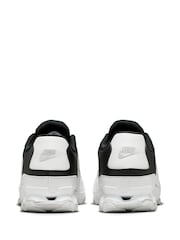 Nike White Reax 8 Trainers - Image 6 of 10