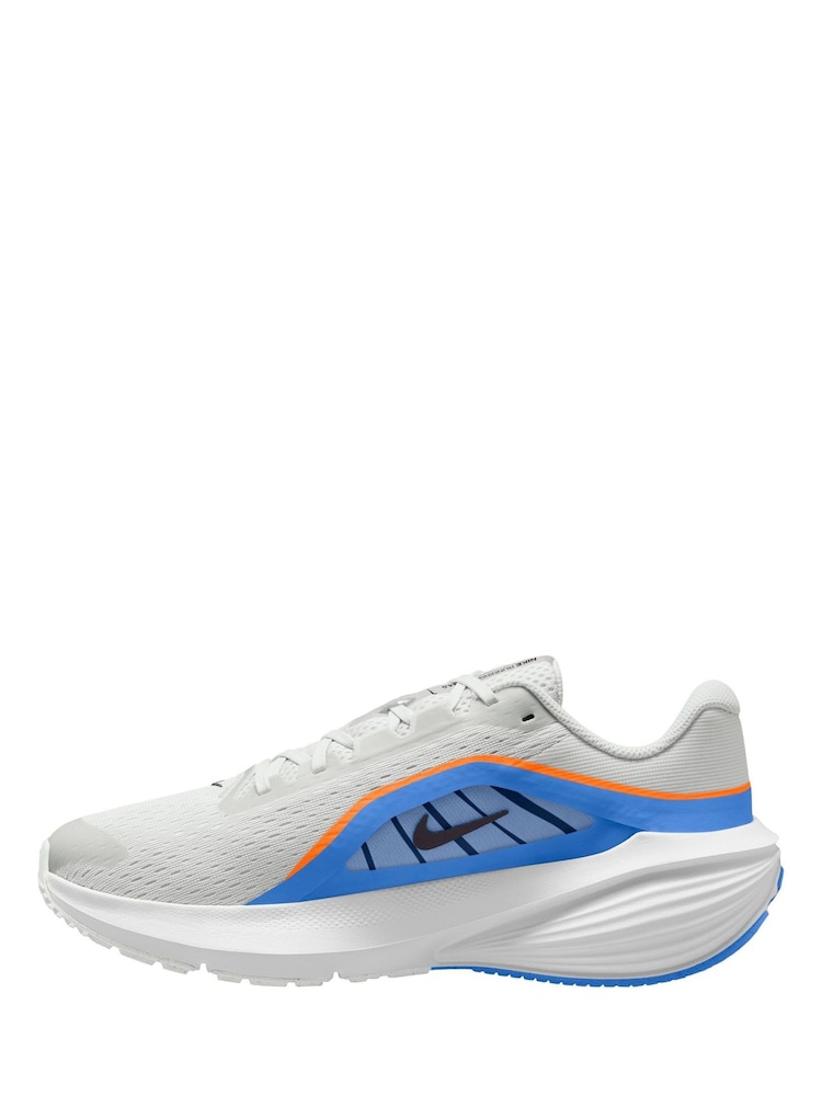 Nike White/Blue Downshifter 14 Running Trainers - Image 2 of 4