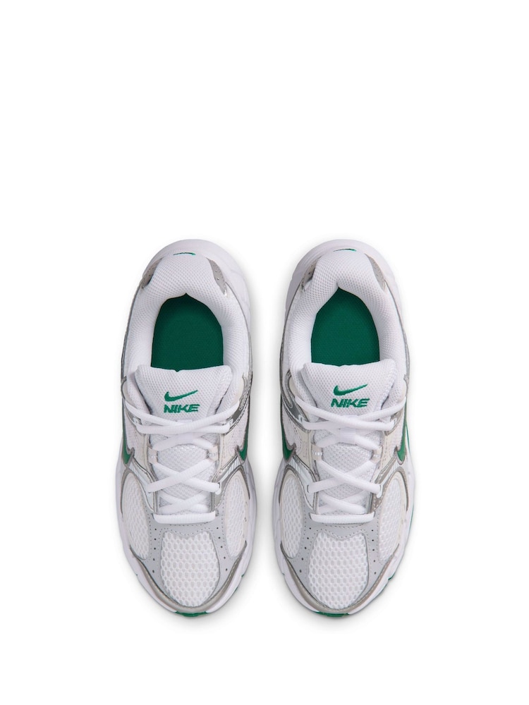 Nike White/Silver Green Youth V5 Runner Trainers - Image 8 of 8
